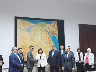 نائب وزير الزراعة تبحث في انشاء مزرعة نموذجية للجمبري والاستزراع السمكي في مصر