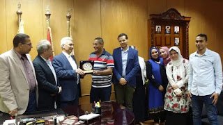اتحاد الكرة يكرم عميد إعلام بني سويف