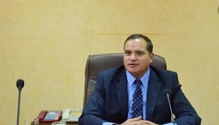 رئيس جامعه سوهاج وقف الطبيب عن العمل واحالته الي مجلس تأديب