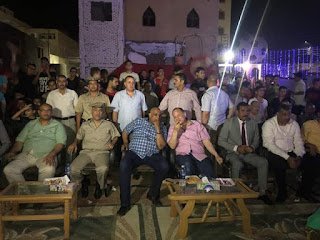 اللواء عصام سعد محافظ الفيوم يشارك مواطنين مركز ومدينة اطسا مشاهدة مباراة مصر والكونغو في...