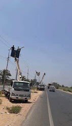 رفع 10 طن مخلفات مباني وتركيب 50 عامود إنارة بمركز المنيا