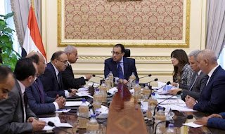 خلال لقائه مع محافظ السويس..  مدبولي يوجه بتوفير التمويل اللازم لتحسين الصرف الصحي بالمحافظة...