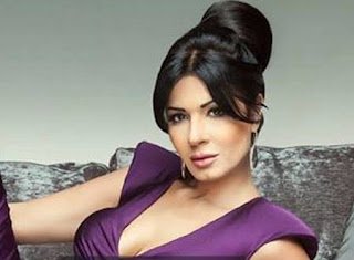 تعرف على.. سبب امتلاك نجلاء بدر سيارتين