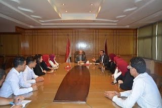 رئيس جامعة الفيوم يستقبل وفد كلية الآثار المتجه إلى روسيا