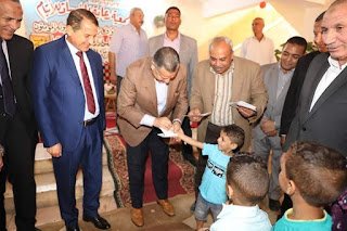 محافظ بني سويف  يُعيد على الأطفال الأيتام  والمسنين في أول أيام عيد الأضحى...