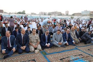 محافظ سوهاج يؤدي صلاة عيد الأضحى بالاستاد الرياضي