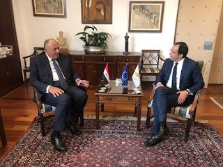شكري يعقد جلسة مباحثات مع نظيره القبرصي بنيقوسيا