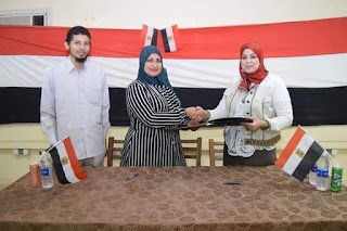 توقيع عقد جمع القمامة من داخل الوحدات السكنية بنطاق حي غرب سوهاج