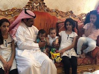 موقف إنساني لمدير مستشفى سعودي تجاه أطفال يمنيين فقدوا والديهم بحادث مروري