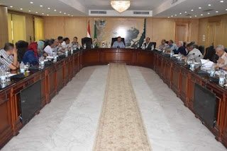 مشكلات الصرف الصناعي بكوم أوشيم على طاولة مناقشات محافظ الفيوم