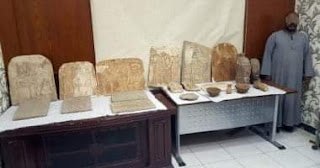 ضبط سائق بحوزته 14 لوحة جدارية فرعونية بسوهاج