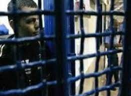 استمرار إضراب المواطنيين بزنازين فلسطين
