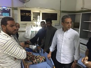 استجابة للخبر المصري.. محافظ سوهاج يكلف بتوفير الرعاية للطفل أحمد السيد.. ويزوره بالمستشفى  الجامعي..