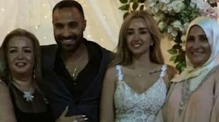 بكاء والدة هنا الزاهد بحفل زفافها يشعل السوشيال