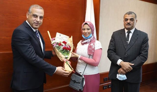 محافظ سوهاج يكرم أوائل الثانوية العامة من أبناء...