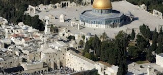 الاحتلال يواصل منع الصلاه في الأقصى