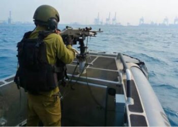 زوارق الاحتلال تفتح النيران على صيادين غزة
