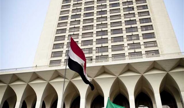 الخارجية المصرية : تتابع مستجدات مركب الصيد المصري...