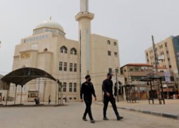 رام الله : إغلاق جميع المساجد بالضفة