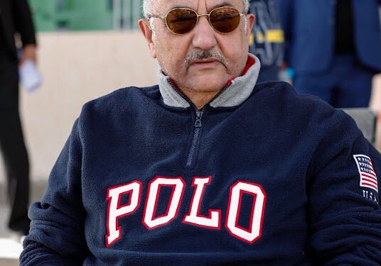 رئيس نادي البنك الأهلي يجتمع مع اللاعبين والجهاز...
