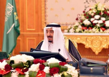 خادم الحرمين الشريفين يجري اتصالاً هاتفيًا بالرئيس الأمريكي