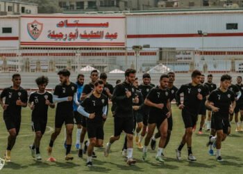 مران بدني للاعبين بمجمع الصالات