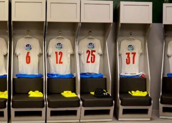 الزمالك بالأبيض والأزرق في مواجهة الأهلي