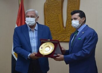 وزير الرياضة يُكرم لجنة الزمالك المؤقتة
