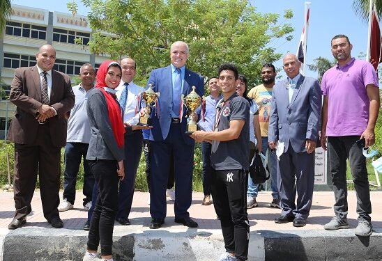 جامعة الفيوم : تكريم فريق كلية التربية الرياضية...