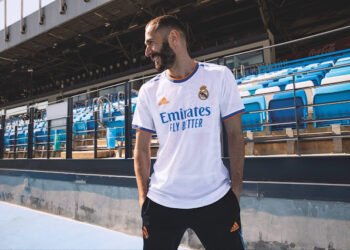 ريال مدريد يعلن عن قميص الموسم الجديد رسميًا (صور)