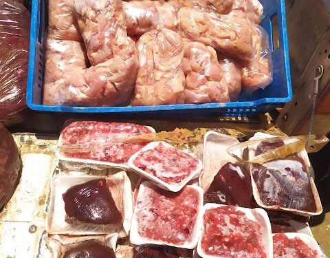 ضبط ١٢١.٥ كيلو لحوم ودواجن وكبده وبانيه فاسدة...