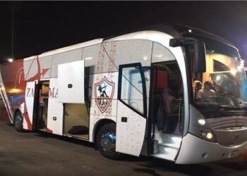 وصول حافلة الزمالك الي ستاد القاهرة استعداداً لمواجهة...