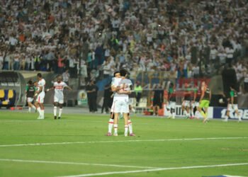 الزمالك يتقدم علي نهضة بركان بهدف أحمد حمدي...