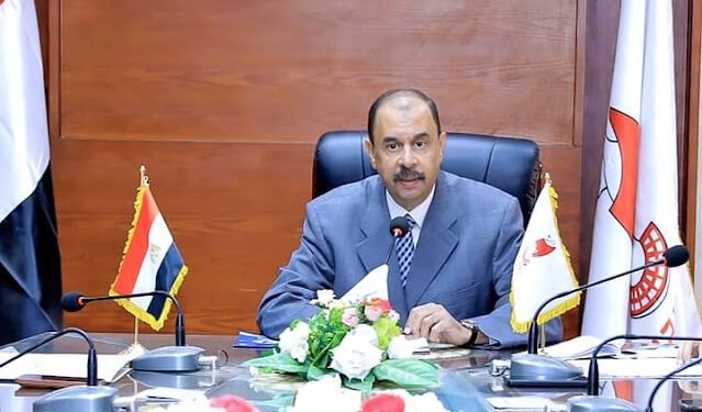 محافظ سوهاج يقرر إنهاء تكليف رئيس قرية نيدة...