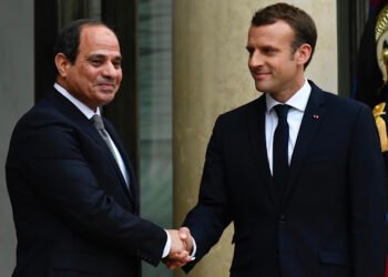 الرئيس السيسي يتلقى اتصالاً هاتفياً من نظيره الفرنسي إيمانويل ماكرون
