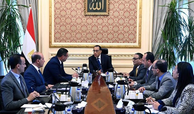 رئيس الوزراء يتابع مشروعات تطوير موقع التجلي الأعظم...