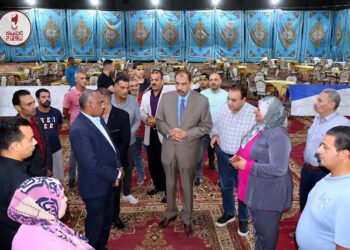خلال جولة ميدانية مسائية ..  محافظ سوهاج يتفقد مقر اللجنة العامة واللجان الانتخابية استعدادًا...