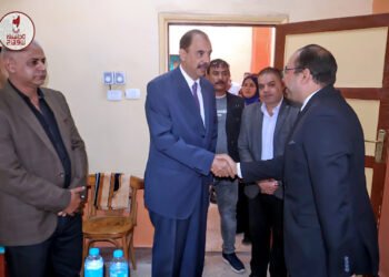 لليوم الأول لانتخابات مجلس النواب ..   محافظ سوهاج يتفقد لجان انتخابات النواب بسوهاج والمراغة...
