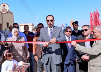 ضمن برنامج التنمية المحلية في صعيد مصر  محافظ سوهاج يفتتح مشروع إنشاء وتشغيل شوادر...