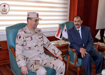 محافظ سوهاج يستقبل قائد قوات الدفاع الشعبي والعسكري