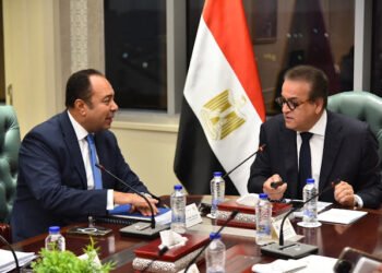 نائب رئيس مجلس الوزراء وزير الصحة يناقش الموقف التنفيذي لإنشاء مستشفى النيل للأطفال