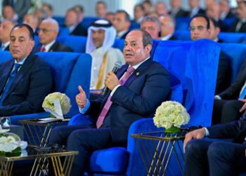 الرئيس السيسي يشهد إفتتاح عدد من المحطات البحرية بالمنطقة الاقتصادية لقناة السويس بميناء شرق بورسعيد