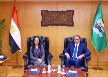 وزيرة التضامن الاجتماعي تستهل زيارتها لمحافظة الفيوم بلقاء المحافظ بديوان عام المحافظة