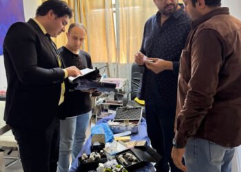 غلق 4  معامل ” تُدار بدون ترخيص” ومركزين للجلدية والبشرة يديرهما أشخاص غير مؤهلين في...