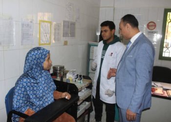 وكيل صحة بني سويف يتفقد وحدة الكوم الأحمر لمتابعة انتظام العمل وجودة الخدمات الصحية