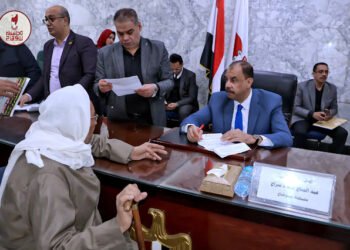 محافظ سوهاج يعقد اللقاء الجماهيري الأسبوعي ويؤكد الالتزام بالاستجابة الفورية لطلبات المواطنين