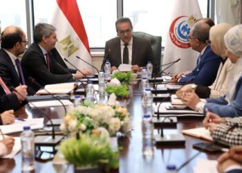 الدكتور خالد عبدالغفار يتابع تطورات الاتفاقيات الدولية لإنشاء مصنع اللقاحات متعدد المراحل بالتعاون مع صندوق...