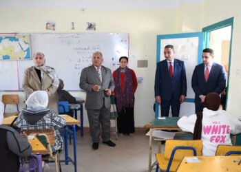 محافظ الفيوم يتفقد عدداً من لجان امتحانات الشهادة الإعدادية