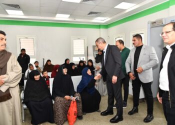 محافظ الفيوم يتفقد سير العمل بوحدة صحة الأسرة ومكتب بريد سنرو القبلية بمركز أبشواي