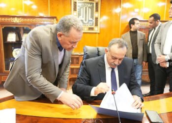 محافظ أسيوط يعتمد نتيجة الشهادة الإعدادية للفصل الدراسي الأول بنسبة نجاح 59.01% للعامة و74.46 %...